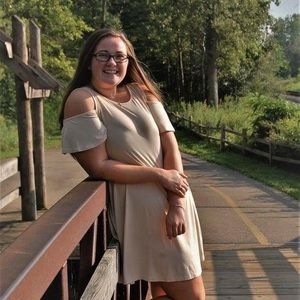 Meet your Posher, Caitlin